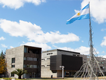 Edificios del laboratorio de bioseguridad y del Instituto de investigaciones biotecnológicas (IIB)